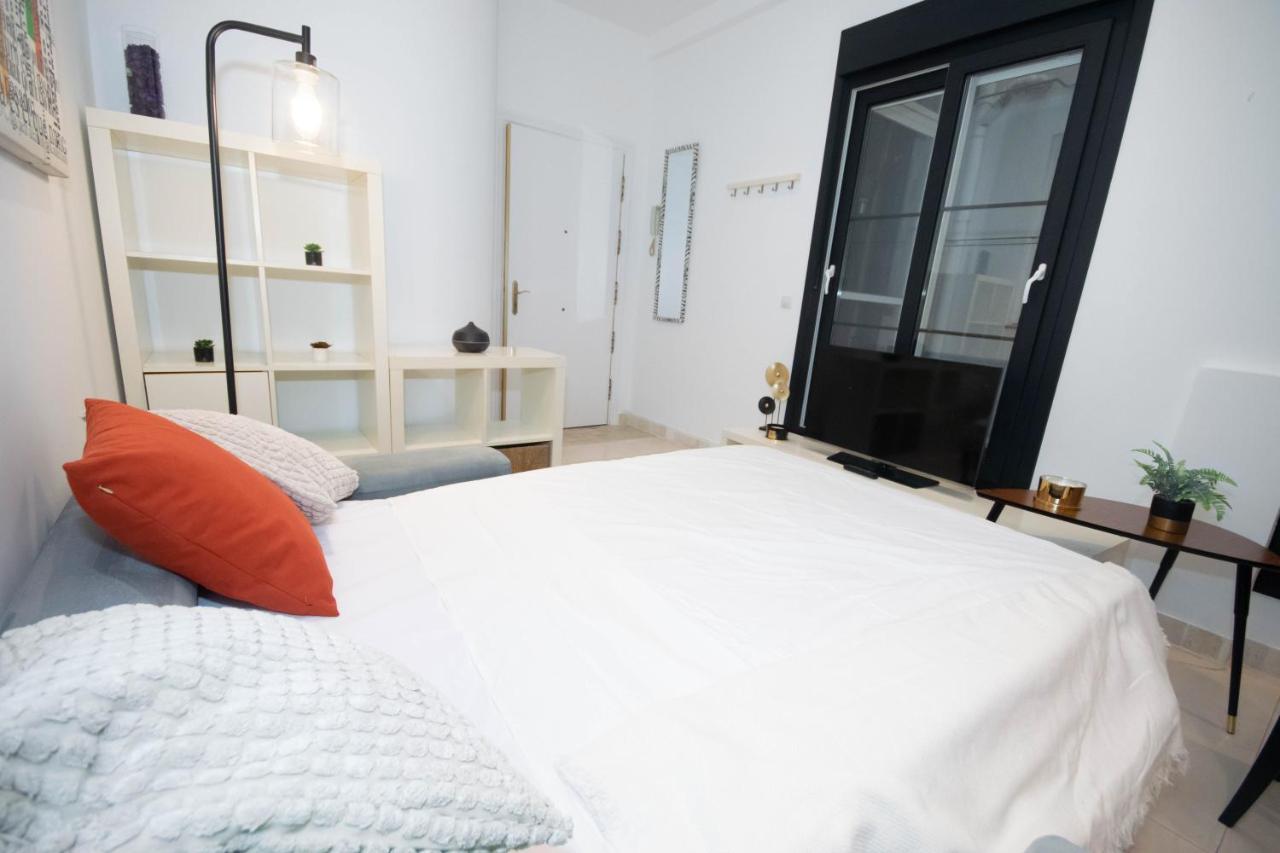 For You Rentals Apartamento Temporal Con Encanto En Malasana Min24 Мадрид Екстериор снимка