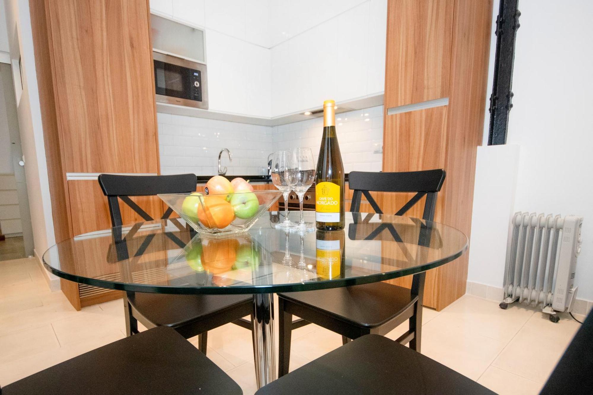 For You Rentals Apartamento Temporal Con Encanto En Malasana Min24 Мадрид Екстериор снимка