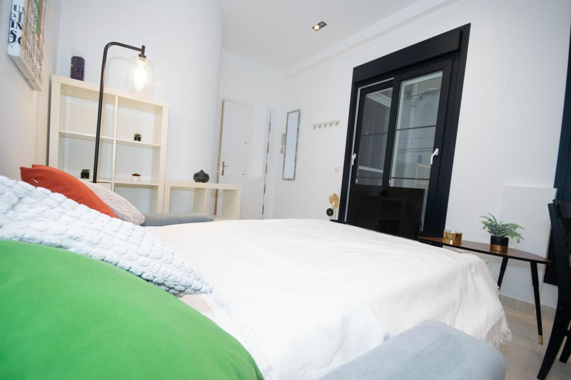 For You Rentals Apartamento Temporal Con Encanto En Malasana Min24 Мадрид Екстериор снимка