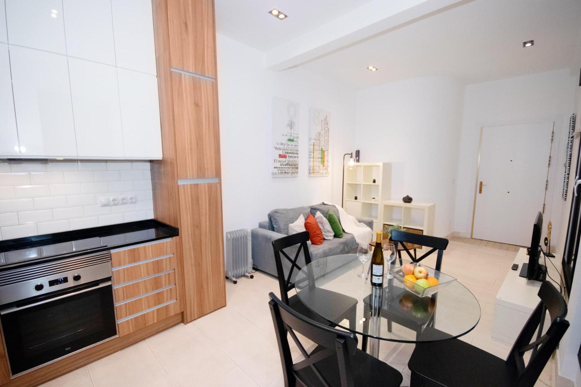 For You Rentals Apartamento Temporal Con Encanto En Malasana Min24 Мадрид Екстериор снимка